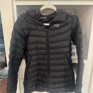 Arc'teryx Women's Puffer Jacket in Black